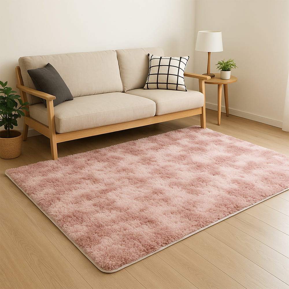 Pluszowy dywanik – jasnoróżowy, miękki i nowoczesny, do każdego pomieszczenia