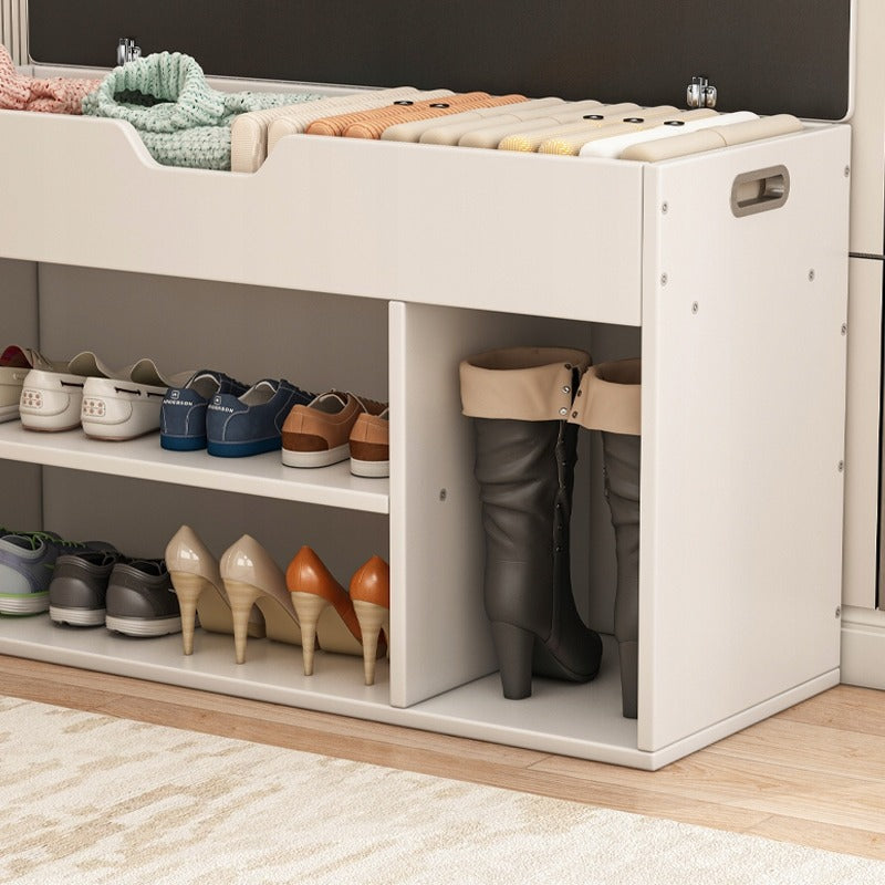 Biała szafka na buty z drewnianym siedziskiem i schowkiem 80 cm
