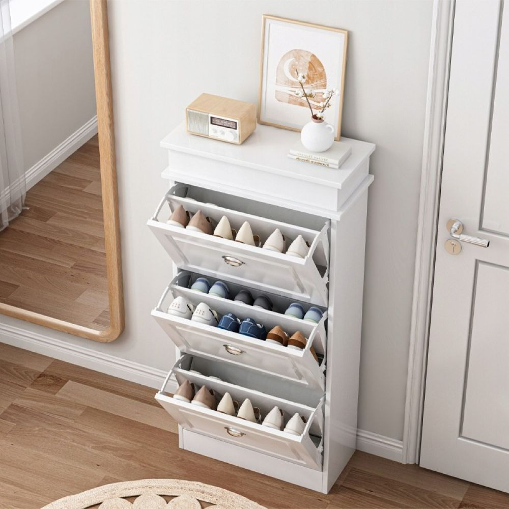 Biała szafka na buty w stylu skandynawskim z 3 drzwiami – 52x117x23 cm, MDF