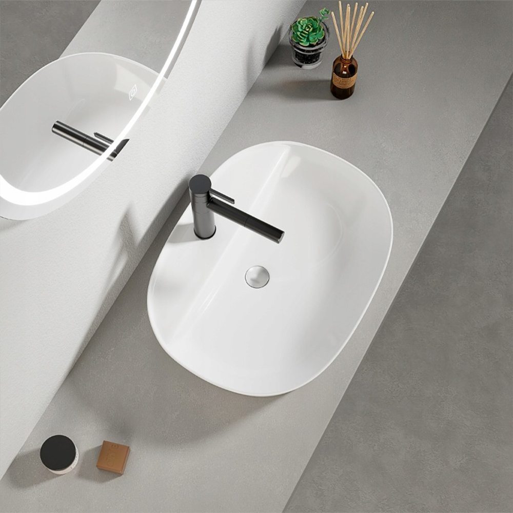 Owalna umywalka z błyszczącej białej ceramiki do montażu na blacie – 50 x 38 cm, z otworem na baterię