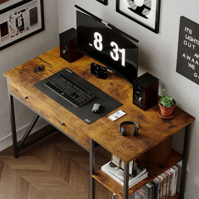 Biurko komputerowe loft / industrial – rustykalny brąz z szufladą I półkami