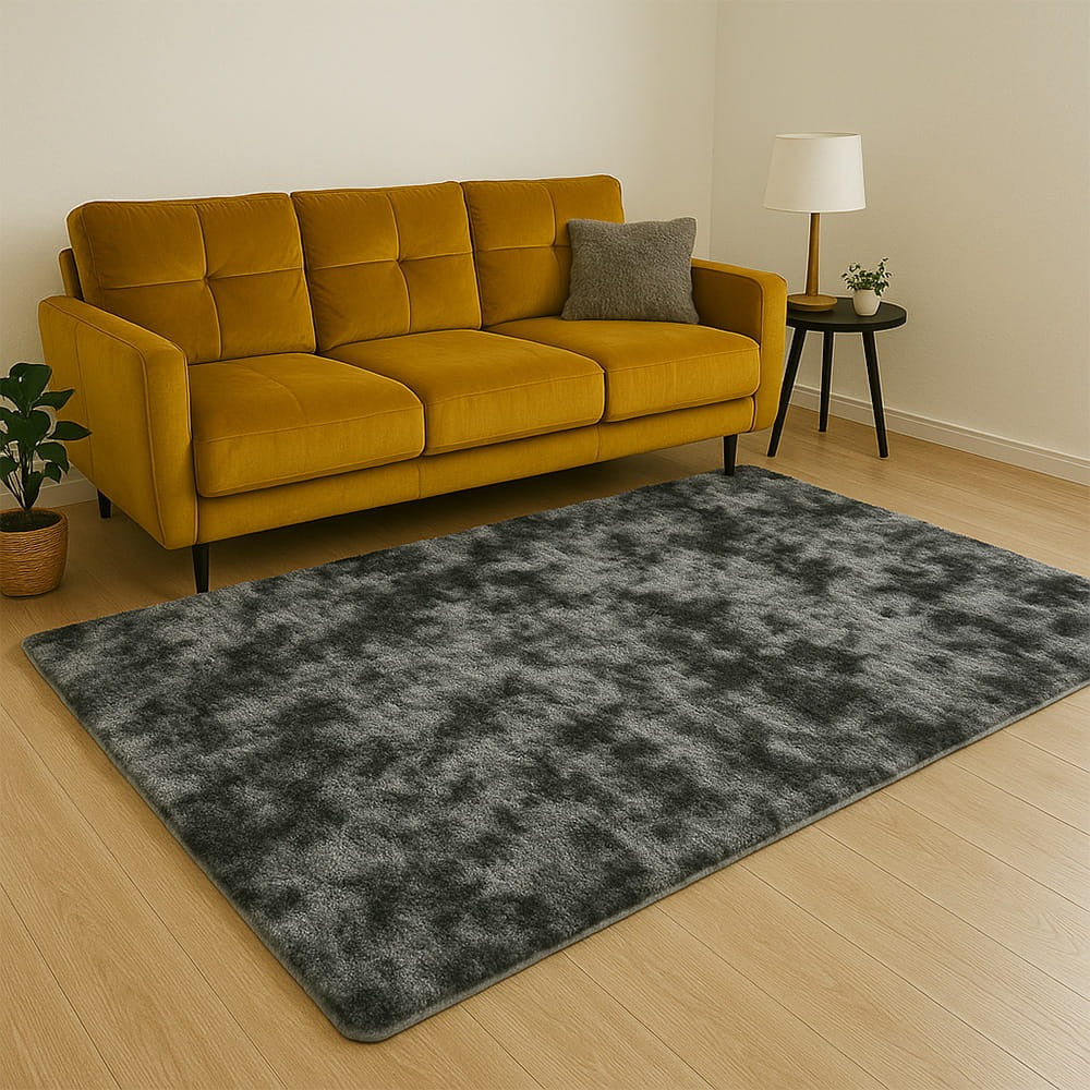 Pluszowy dywan – ciemnoszary, miękki i nowoczesny do każdego pomieszczenia