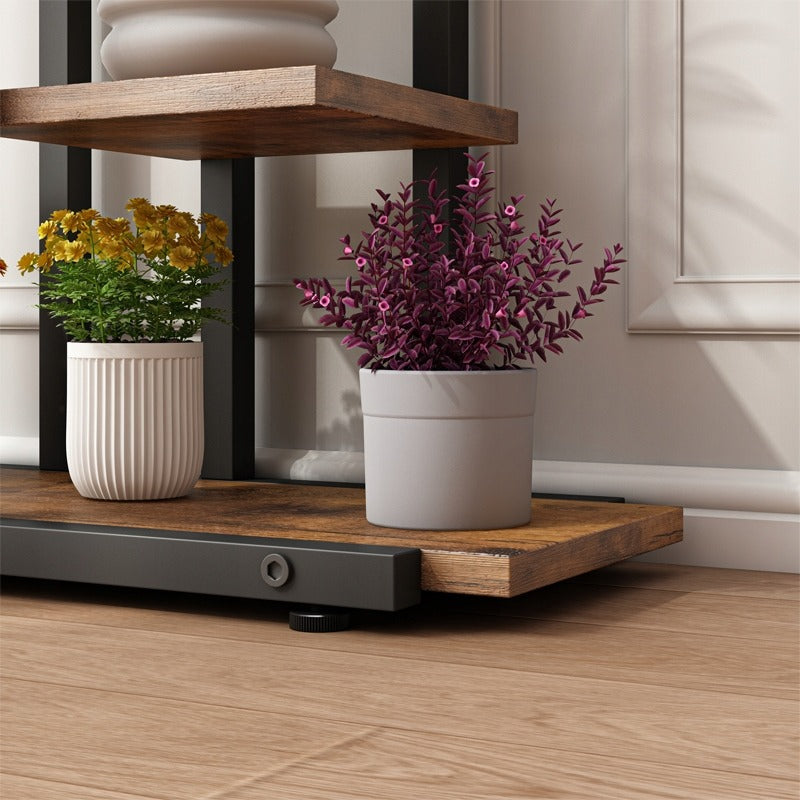 Rustykalny stojak na rośliny doniczkowe